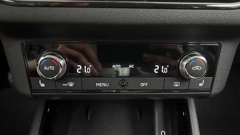 Škoda Scala 1.5 TSI DSG Style - fotka 13 z 34
