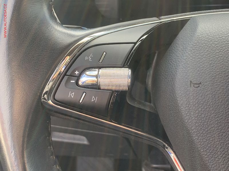 Škoda Octavia (2020) 2.0 TDi, LED, navi - fotka 14 z 21