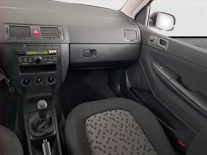 Škoda Fabia (2006) 1.2 12V, po STK, jezdí výborně - fotka 8 z 17