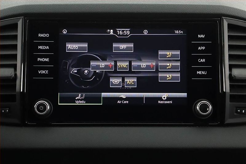 Škoda Karoq (2025) 2.0 TDI, Drive, FullLed - fotka 15 z 19