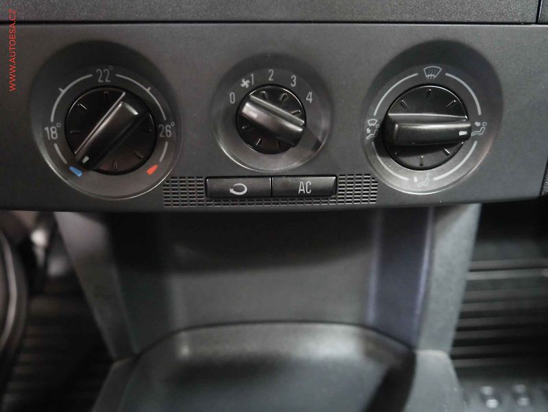 Škoda Fabia (2005) 1.2 HTP, 2.maj,ČR, AC, tažné - fotka 14 z 14