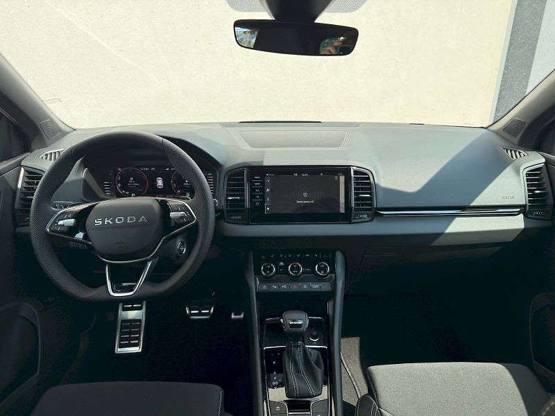 Škoda Karoq (2026) SPORTLINE TSI 1.5/110KW 7AP - fotka 5 z 28