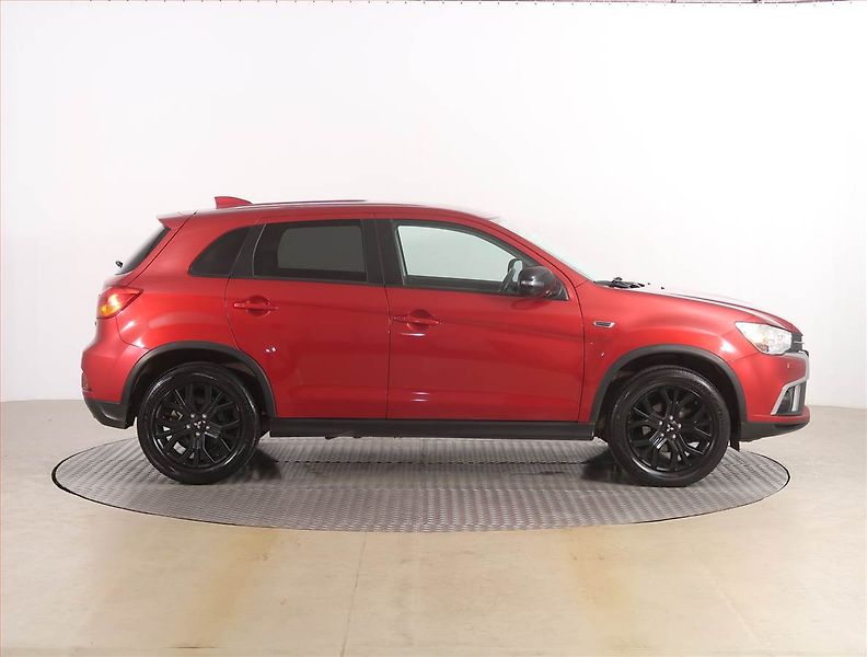 Mitsubishi ASX (2018) 1.6 MIVEC, Serv.kniha, Xenony - fotka 6 z 18