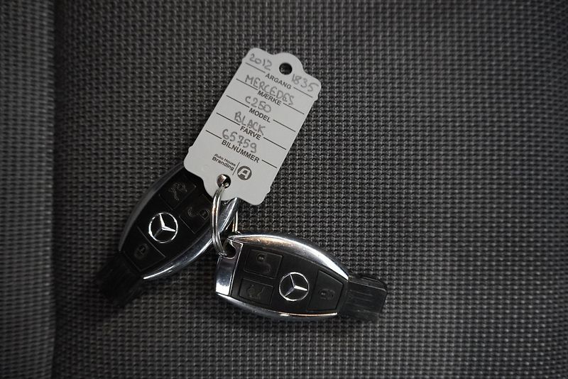 Mercedes-Benz Třídy C 250 2.2CDi 125 kW AUTOMAT - fotka 33 z 33