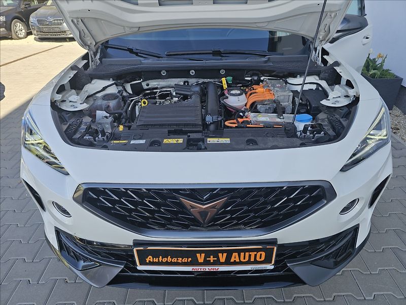Cupra Formentor 1,4 eTSi 150KW eHYBRID DSG - fotka 45 z 48