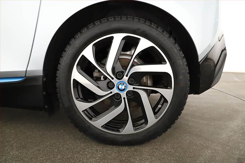 BMW i3 (2014) 60Ah BEV, SoH 74%, Automat - fotka 12 z 22