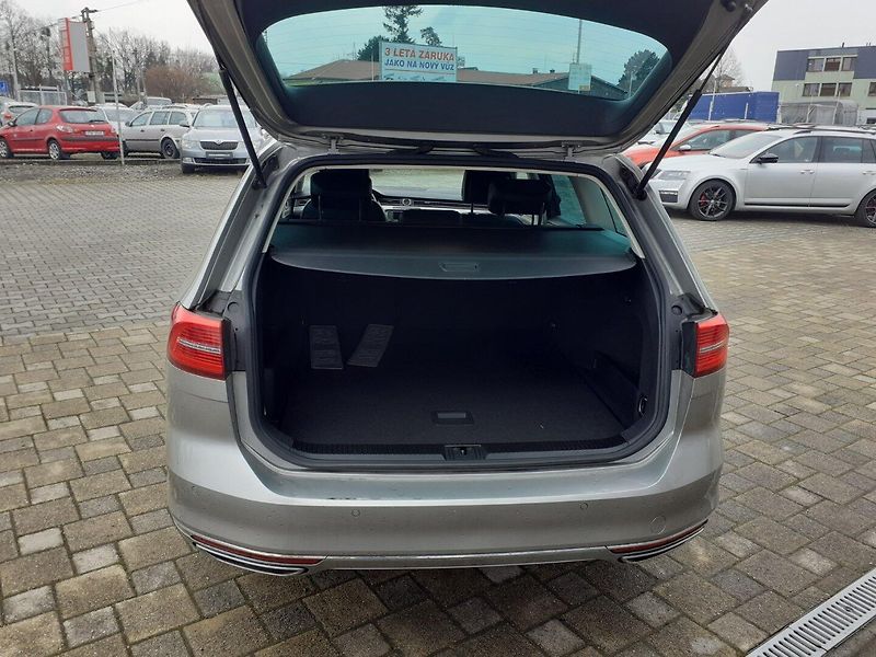 Volkswagen Passat Variant (2015) 2.0 TDi 176 Kw 4x4 DSG - fotka 27 z 47