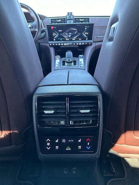 DS Automobiles DS9 (2022) OPERA E-TENSE 225K - fotka 17 z 31