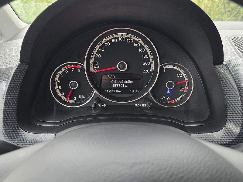 Volkswagen up! CNG KAMERA + DIGIKLIMA ČR - fotka 20 z 28