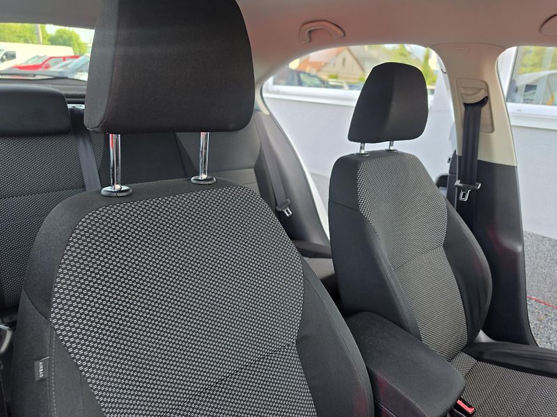 Škoda Octavia 1.6 TDI Vyhřev sedadel  - fotka 18 z 20