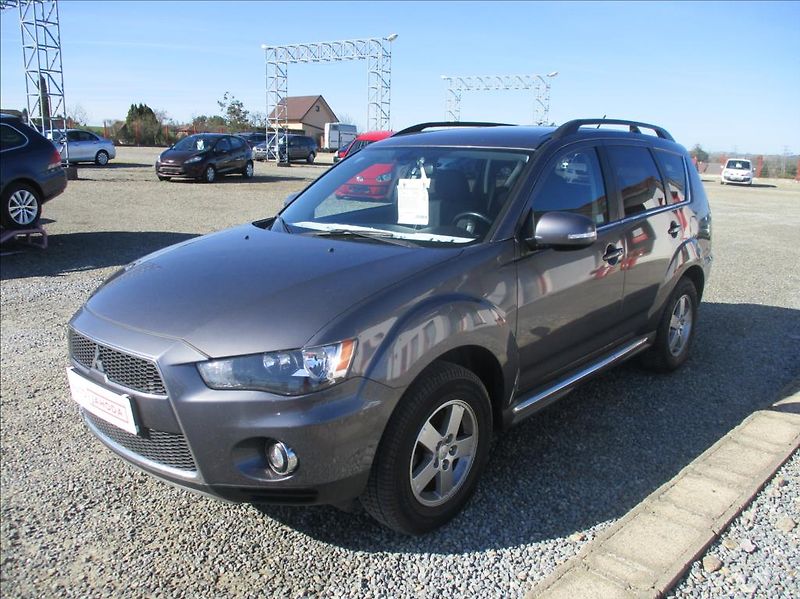 Mitsubishi Outlander 2,2 DI-D, Automat,4x4, klima, - fotka 3 z 32