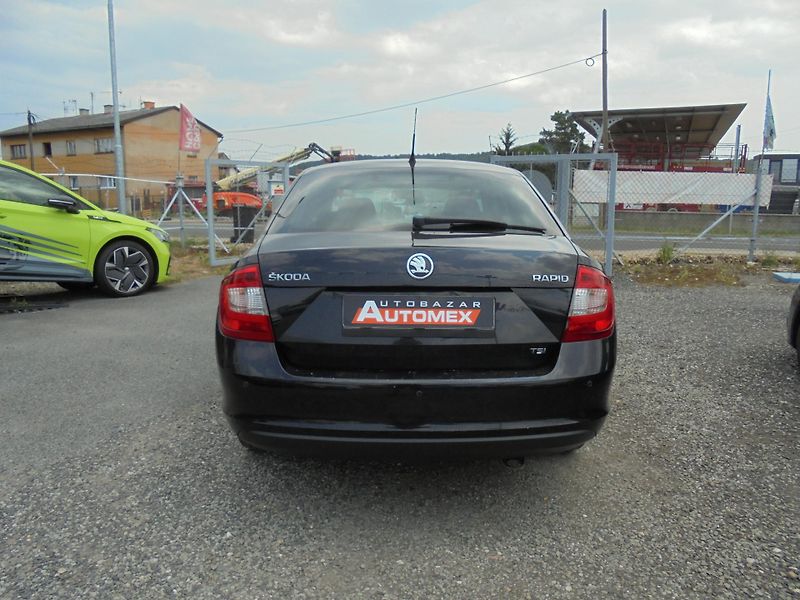 Škoda Rapid (2013) 1.2 TSI-DIGIKLIMA-ČR-1.MAJITEL - fotka 6 z 11