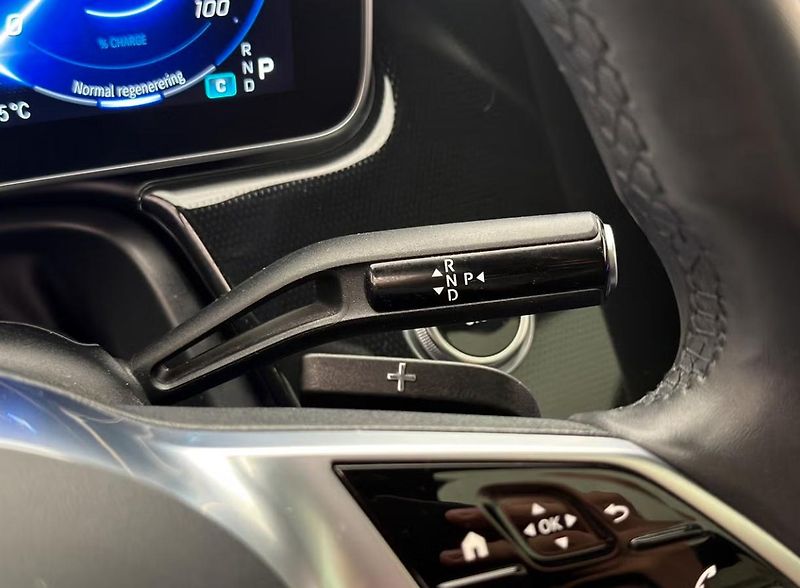 Mercedes-Benz EQE 350 AMG 4M Kamera LED BLIS  - fotka 31 z 34