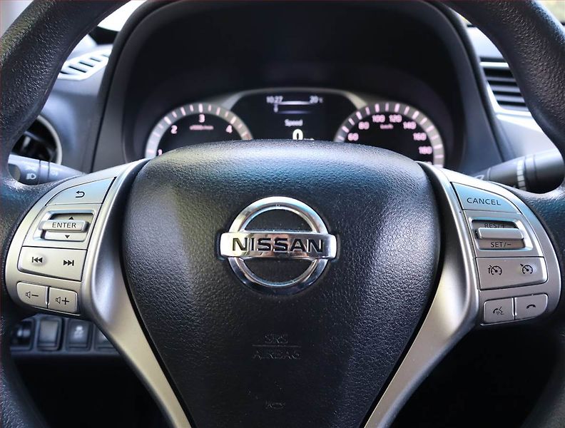 Nissan Navara (2017) 2.3 dCi - fotka 16 z 16