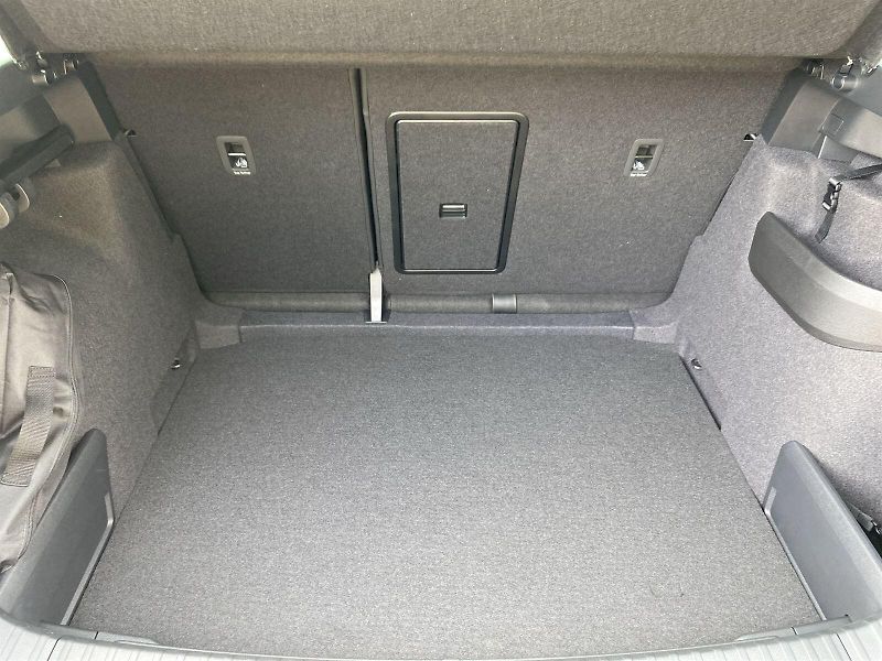 Škoda Karoq (2026) 1,5 TSI 110 kW DSG Sportline - fotka 26 z 32