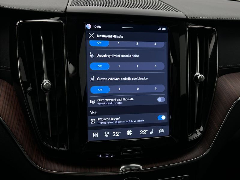 Volvo XC60 B5 AWD ULTIMATE DARK AUT  - fotka 34 z 47