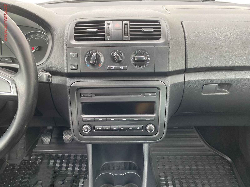 Škoda Roomster (2015) 1.2 TSi, ČR, Ambition, zmk. - fotka 12 z 17