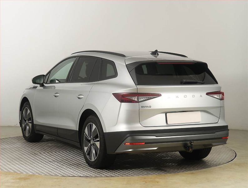 Škoda Enyaq (2025) 50 (52 kWh), SoH 100% - fotka 4 z 30