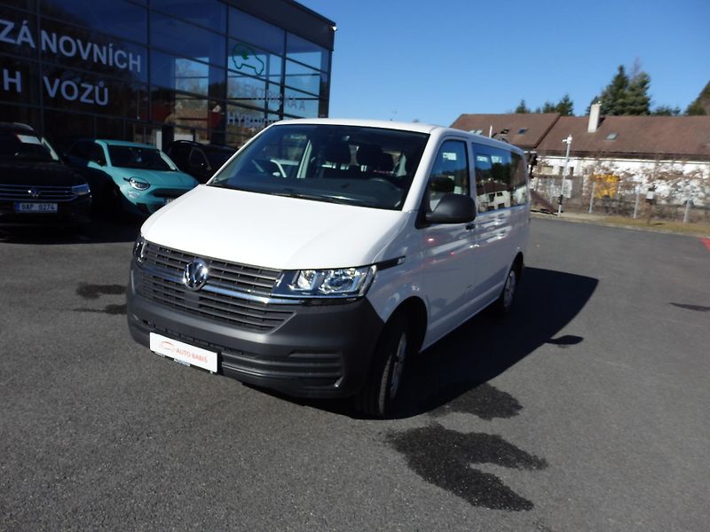 Volkswagen Transporter (2024) kombi DSG 9 míst - fotka 1 z 9
