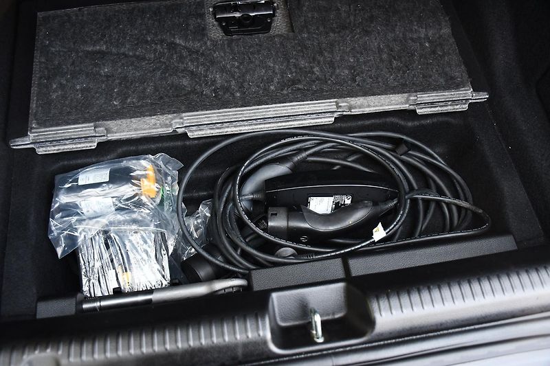 Mercedes-Benz EQE 350 4MATIC 4L-ZÁRUKA  - fotka 53 z 58