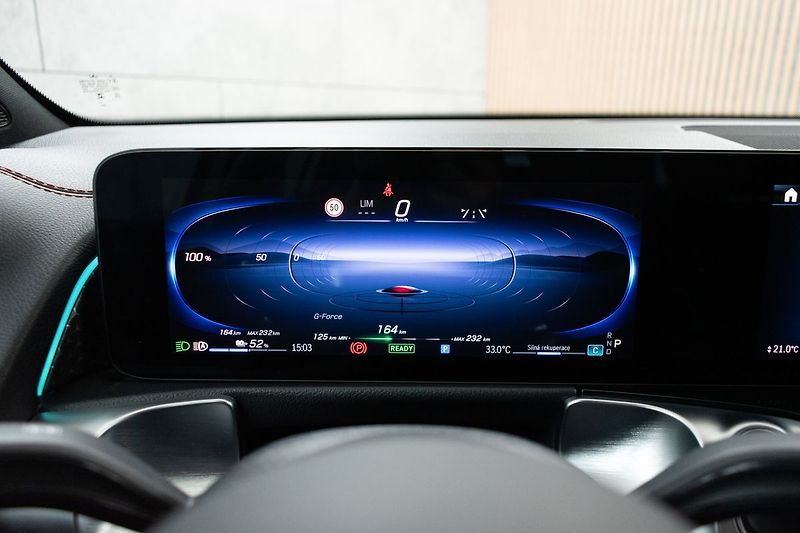 Mercedes-Benz EQB 300 66kWh*4MATIC*AMG*KAMERA*So - fotka 22 z 47