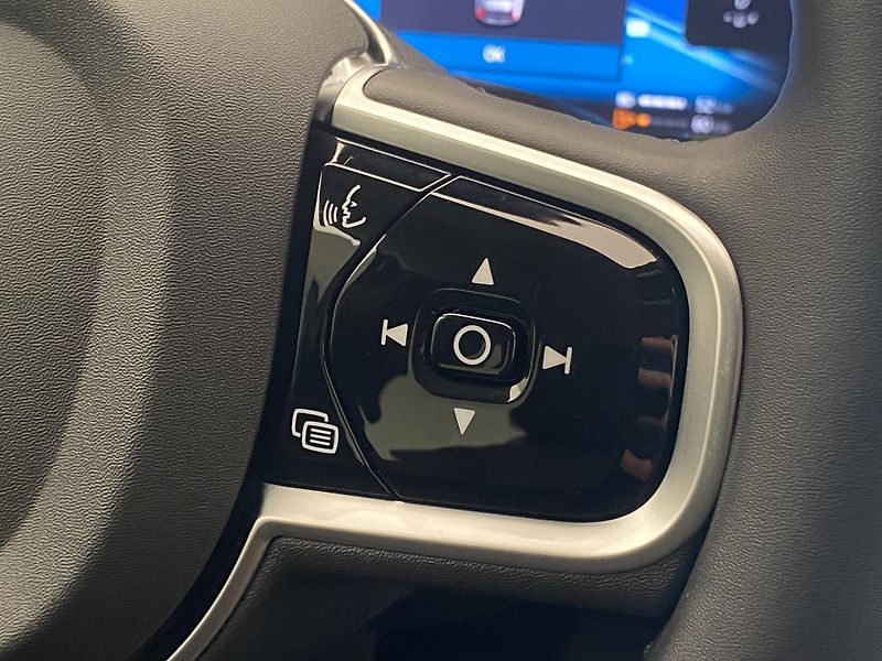 Volvo V90 T6 AWD RECHARGE BRIGHT PLUS - fotka 21 z 58