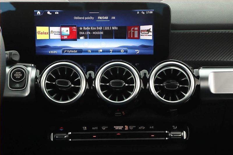 Mercedes-Benz GLB (2024) 200 d 4MATIC, AMG Line - fotka 9 z 20