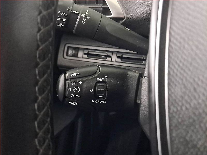 Peugeot 3008 (2020) 1.5 BlueHDi, Navi, Tempomat - fotka 19 z 19