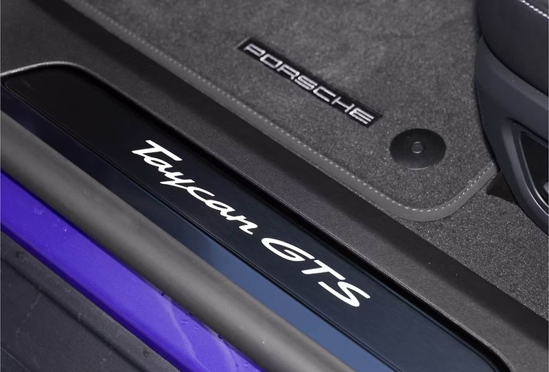Porsche Taycan GTS Sport Turismo HuD 360 Inno - fotka 12 z 28