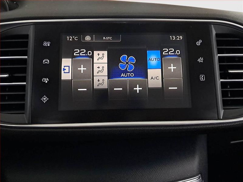 Peugeot 308 (2015) 1.6 BlueHDi, Tempomat - fotka 17 z 21