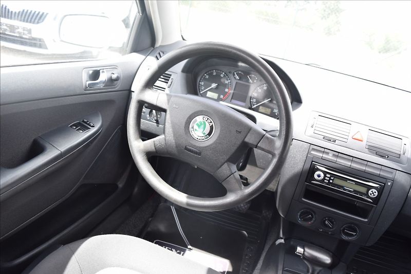 Škoda Fabia 1,4 i 55KW NOVÁ STK AUTOMAT - fotka 30 z 44