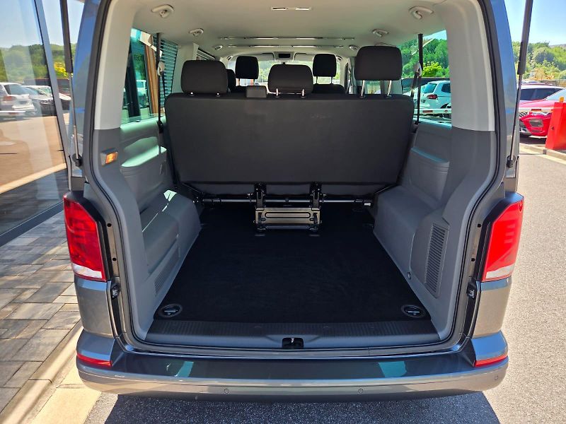 Volkswagen Caravelle (2023) 2.0 TDI LONG TAŽNÉ ZAŘÍZENÍ - fotka 9 z 10