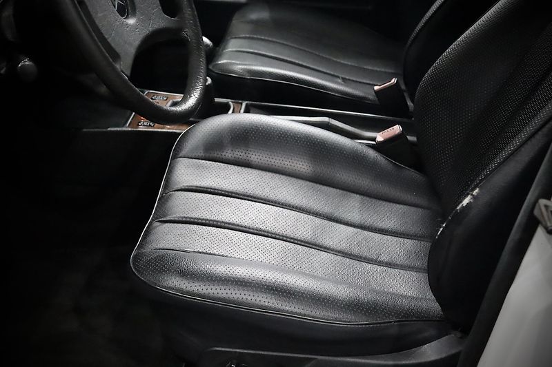Mercedes-Benz 190 D 2.5 OM602 W201 - fotka 14 z 32