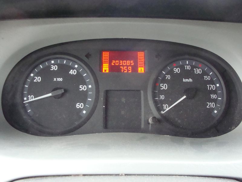 Renault Trafic 2.0 DCi L2H1, 66 kW, tažné - fotka 16 z 22