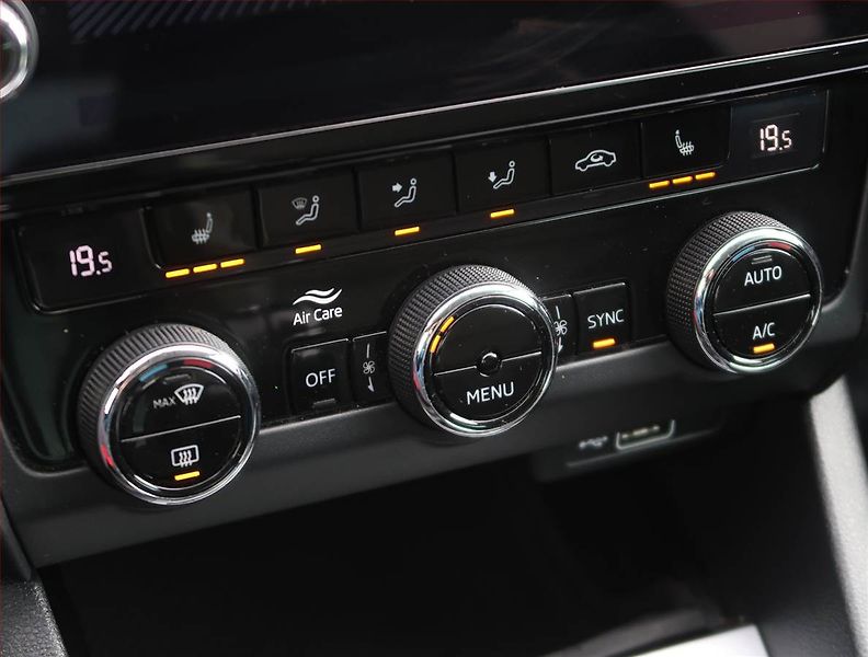 Škoda Octavia (2019) Ambition Plus 1.6 TDI - fotka 19 z 21