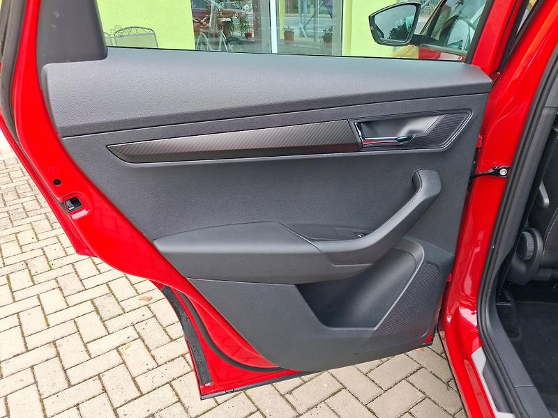 Škoda Karoq (2020) 2,0TDi DSG 4x4 SPORTLINE NAVI - fotka 18 z 48