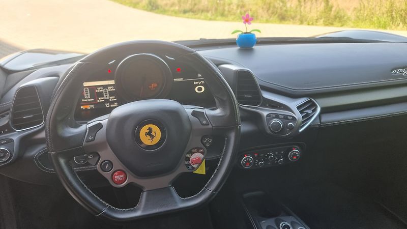 Ferrari 458 (2010) PLNÝ SERVIS LIFT KAMERA - fotka 16 z 16