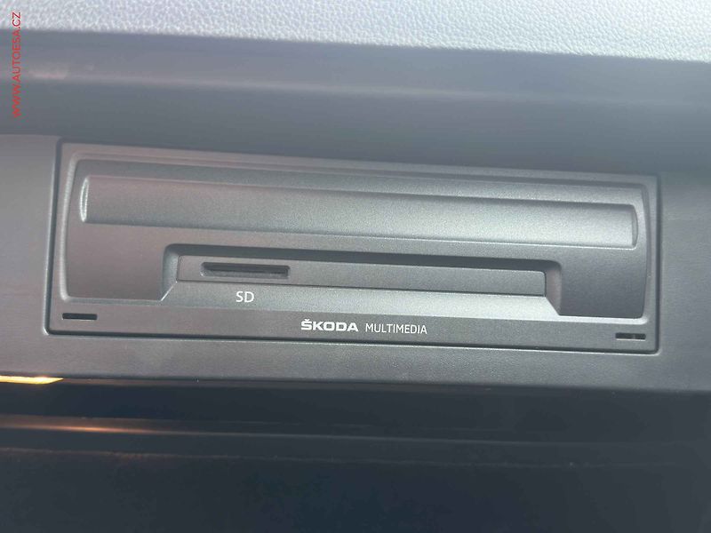 Škoda Octavia (2015) 1.6 TDi, Ambition, AC, park - fotka 20 z 23