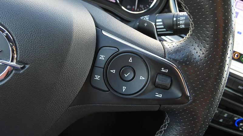 Opel Insignia 2,0 T 4x4 GSi - fotka 12 z 25