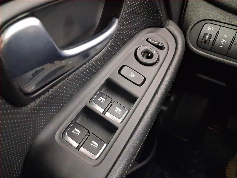 Kia Carens (2016) 1.6 GDI, ČR,1.maj, Serv.kniha - fotka 17 z 18