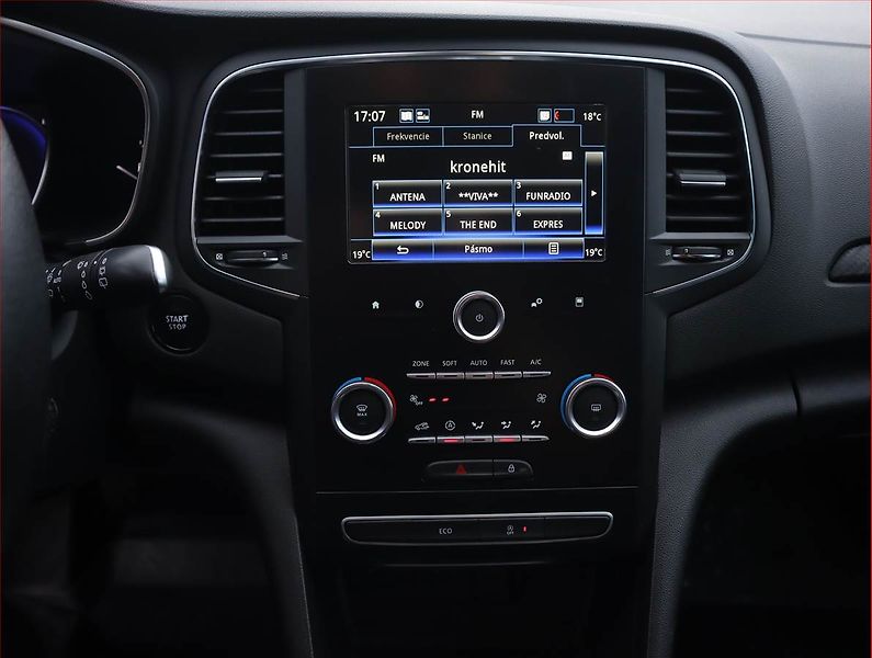 Renault Mégane (2019) Limited 1.3 TCe, Navi - fotka 12 z 19