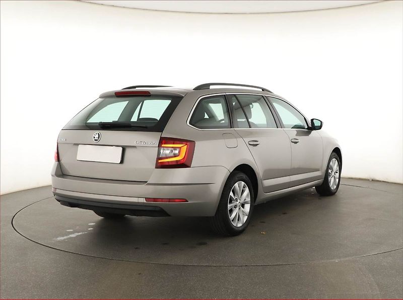 Škoda Octavia (2018) Ambition Plus 1.6 TDI - fotka 5 z 14