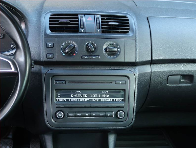 Škoda Roomster (2015) Comfort 1.4 16V, LPG, ČR,1.maj - fotka 12 z 18