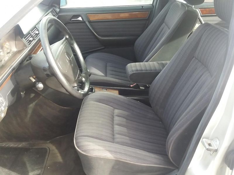 Mercedes-Benz 124 2.0i,100kW,KLIMA,ABS - fotka 10 z 21