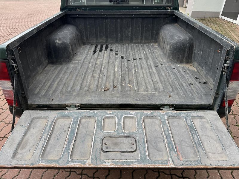 Nissan Navara (2009) původ ČR, DPH - fotka 16 z 32