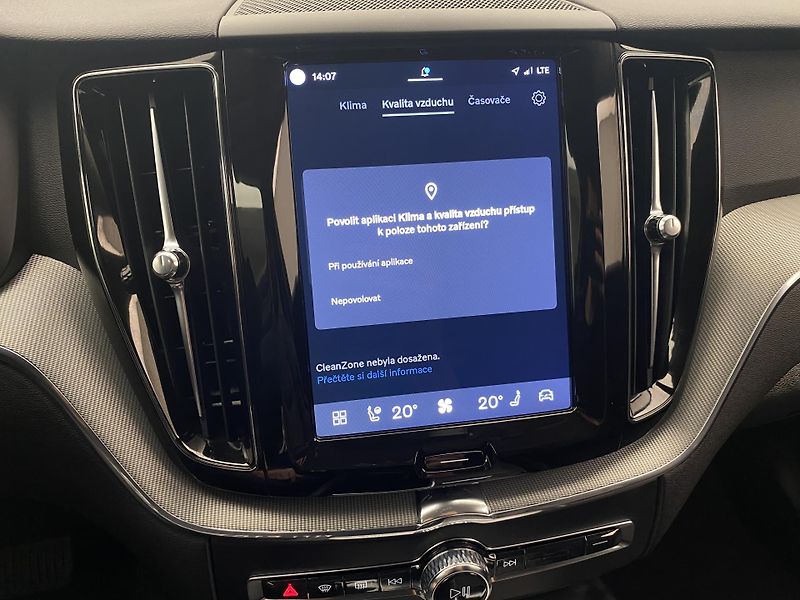 Volvo XC60 B5 AWD DARK PLUS AUT - fotka 42 z 53