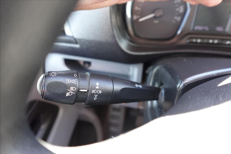 Citroën Jumpy 2,0 HDi  L2H1 6MÍST KLIMA SERV - fotka 29 z 39