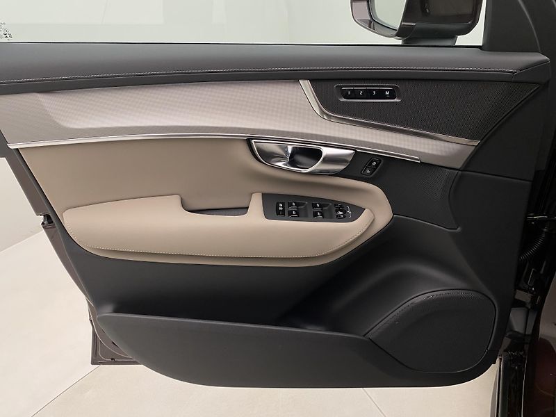 Volvo XC90 (2026) B5 AWD AUT CORE 7míst - fotka 7 z 56