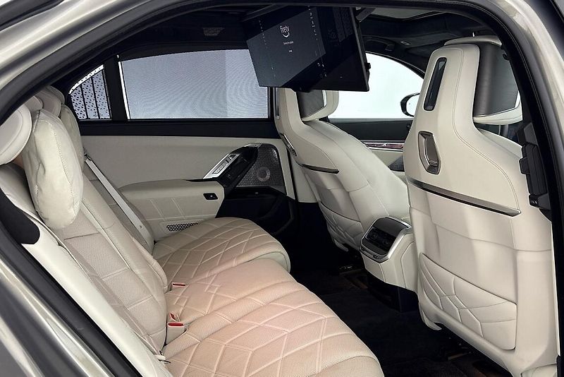 BMW i7 xDrive60 - fotka 13 z 29