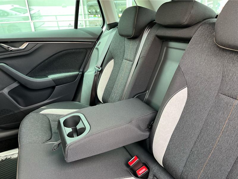 Škoda Kamiq 1.0 TSi 85 kW Top Selection - fotka 25 z 29